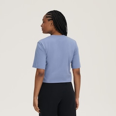 Camiseta New Balance Cropped Heritage - Feminina - Foto 3