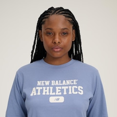 Camiseta New Balance Cropped Heritage - Feminina - Foto 4