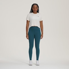 Camiseta New Balance Cropped Drapey - Feminina - Foto 5