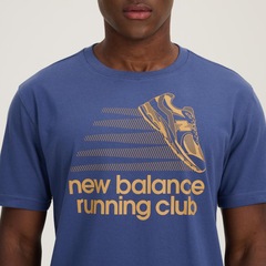 Camiseta New Balance Athletics Running Club - Masculina - Foto 5