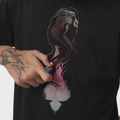 Camiseta MCD Especial Santa Desintegrando Masculina - Foto 3