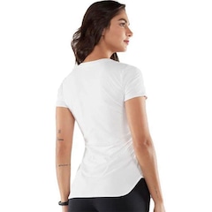 Camiseta Feminina Alto Giro Skin Fit Alongada - Foto 2