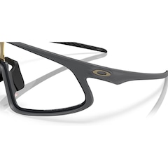 Óculos de Sol Unissex Oakley RSLV Matte Carbon 0649 - Foto 5