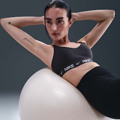 Top Fitness com Bojo Nike Baixa Sustentação Dri-Fit Indy SPT BRA - Foto 3