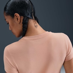 Camiseta Nike Sportswear Chill Knit - Feminina - Foto 2