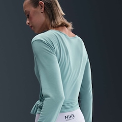 Camiseta Dri-FIT Nike One Relaxed Feminina - Foto 2