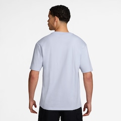 Camiseta Nike Sportswear Masculina - Foto 2