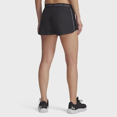Shorts de Treino Under Armour Tech Play Up Feminino - Foto 2