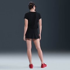 Camiseta Nike Sportswear Club Feminina - Foto 2
