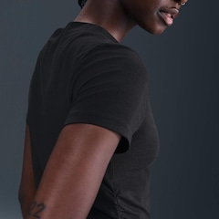 Camiseta Nike Sportswear Chill Knit Feminina - Foto 3