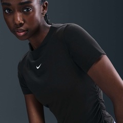 Camiseta Nike Sportswear Chill Knit Feminina - Foto 4