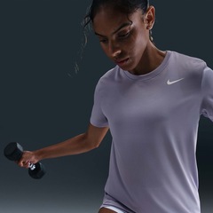 Camiseta Nike Dri-FIT Feminina - Foto 5