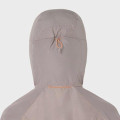 Jaqueta Corta Vento Feminina ASICS com Capuz Fujitrail Packable - Foto 10