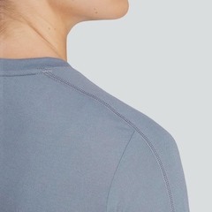 Camiseta adidas Essentials Crew Feminina - Foto 5