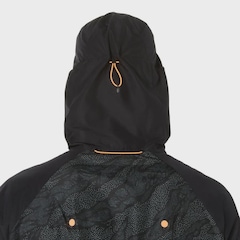Jaqueta Corta Vento Masculina Asics com Capuz Fujitrail Packable - Foto 3