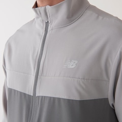 Jaqueta Corta Vento New Balance Sport Essentials Masculino - Foto 3