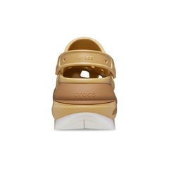 Sandália Crocs Mega Crush Matte Clog Wheat - Unissex - Foto 7
