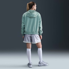Jaqueta Nike Sportswear Essential Feminina - Foto 5