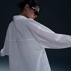 Camisa Nike Sportswear Chill Poplin Feminina - Foto 2