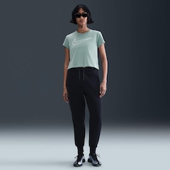 Camiseta Nike Sportswear Club Feminina - Foto 4