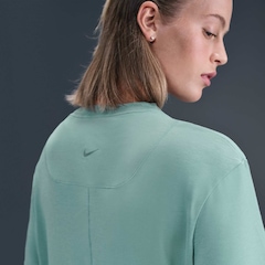 Camiseta Nike Dri-FIT One Feminina - Foto 2