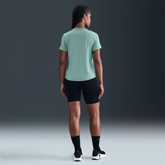 Camiseta Nike Dri-FIT One Feminina - Foto 4