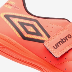 Chuteira Futsal infantil Umbro Neo Striker - Foto 7
