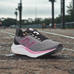 Tênis New Balance Fresh Foam Arishi V4 - Feminino - Foto 7