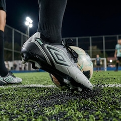 Chuteira de Campo Adulto Umbro Attak Iii - Foto 7