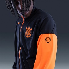 Jaqueta Corinthians Nike Total 90 Essential Anthem III Masculina - Foto 5