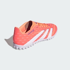 Chuteira Society Adulto adidas Predator Clube - Foto 7