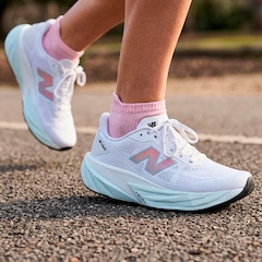 Tênis Feminino New Balance Fuelcell Rebel V5 - Foto 6