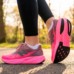 Tênis Feminino New Balance Fuelcell Rebel V5 - Foto 6