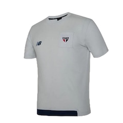 Camiseta New Balance Viagem São Paulo Futebol Clube Masculina - Foto 1