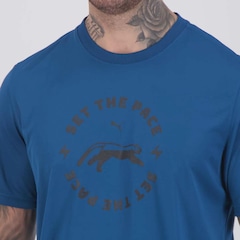 Camiseta Puma Graphic Run Slogan Tee Q1 Masculina - Foto 5