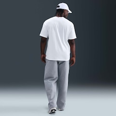 Camiseta Nike Sportswear Patch Masculina - Foto 5