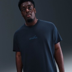 Camiseta Nike Sportswear Essential Masculina - Foto 6