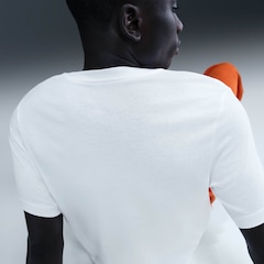 Camiseta Nike Sportswear 6MO Futura Masculina - Foto 2