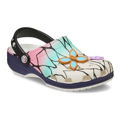 Sandália Crocs Demon Slayer Shinobu Classic Clog Multi - Adulto - Foto 2