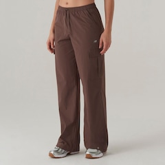 Calça New Balance Nylon Cargo Feminina - Foto 1