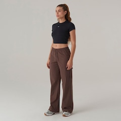 Calça New Balance Nylon Cargo Feminina - Foto 4