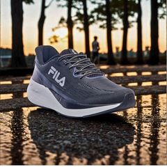 Tênis Masculino Fila Striker + 1 Par de Meia - Foto 6