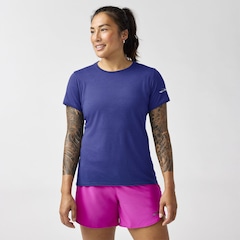 Camiseta Brooks Podium Feminina - Foto 2