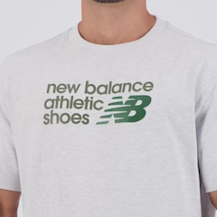 Camisa New Balance Athletics Relaxed Premium Chest Masculina - Foto 5