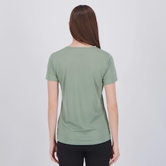 Camiseta Rainha Basic Feminina - Foto 4