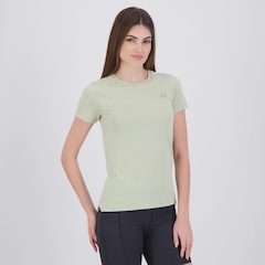 Camisa New Balance Sport Essentials Feminina - Foto 2
