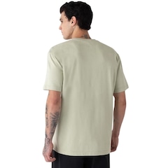 Camiseta New Balance Loose Fit Small Logo Masculina - Foto 2
