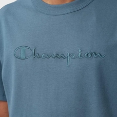 Camiseta Champion Bordado Script Twilight Teal Masculina - Foto 3