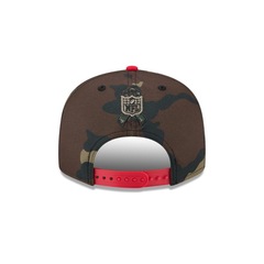 Boné New Era 9FIFTY Kansas City Chiefs NFL Salute Service 2025 Masculino - Foto 4