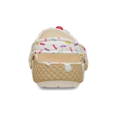 Sandália Crocs Classic Ice Cream Sundae Clog K - Infantil - Foto 7